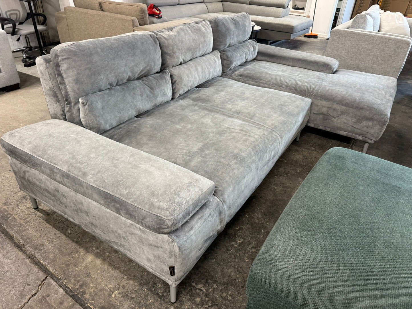 ⭐️L-Shape Velvet Sofa | Pre-owned – Steam cleaned | SYDNEY WIDE DELIVERY