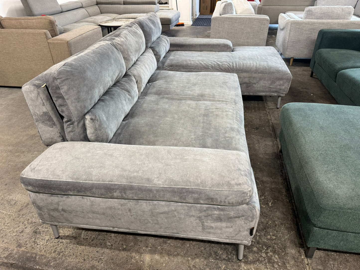 ⭐️L-Shape Velvet Sofa | Pre-owned – Steam cleaned | SYDNEY WIDE DELIVERY