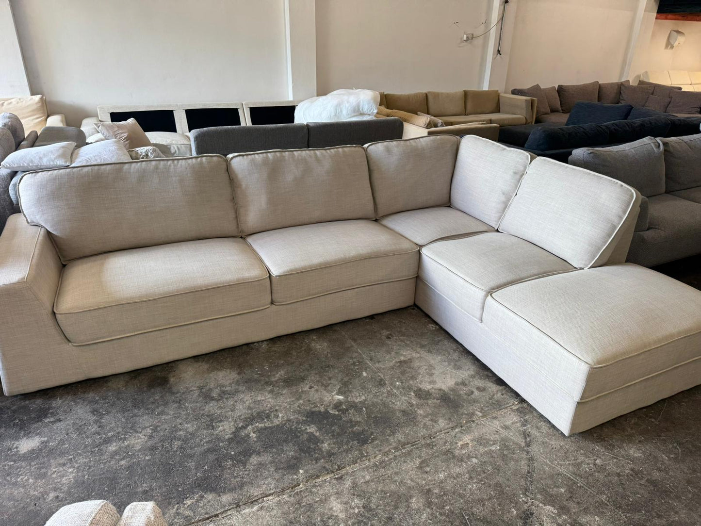 ⭐️James Lane Corner Couch| Pre-owned – Steam cleaned | SYDNEY WIDE DELIVERY