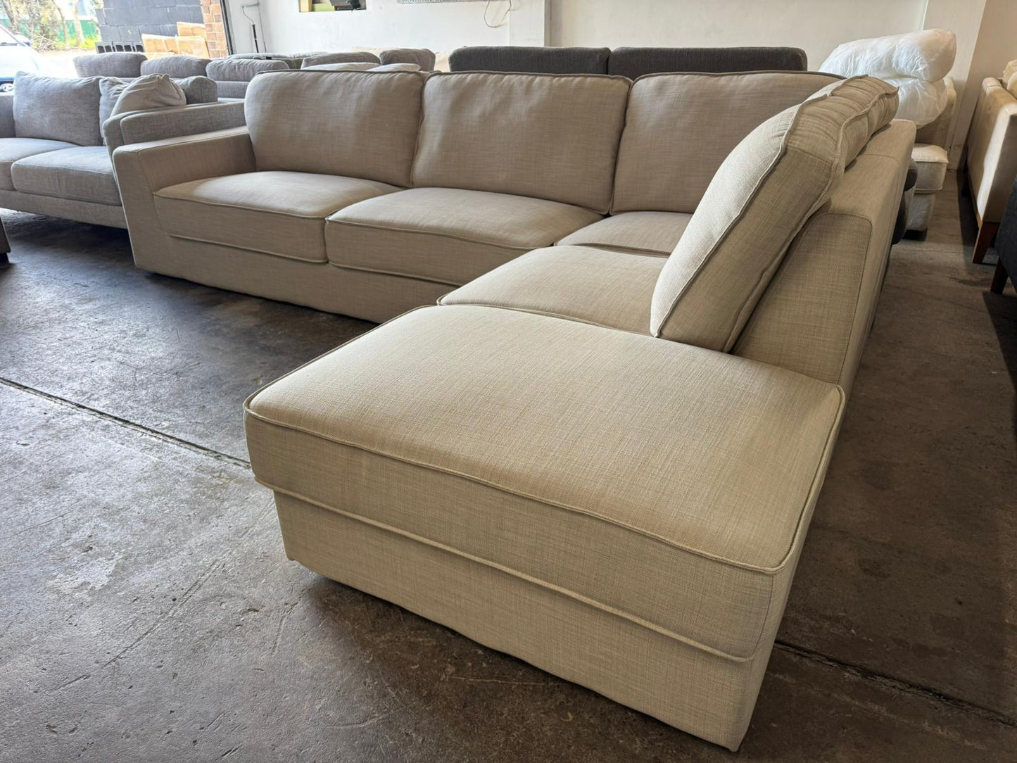⭐️James Lane Corner Couch| Pre-owned – Steam cleaned | SYDNEY WIDE DELIVERY