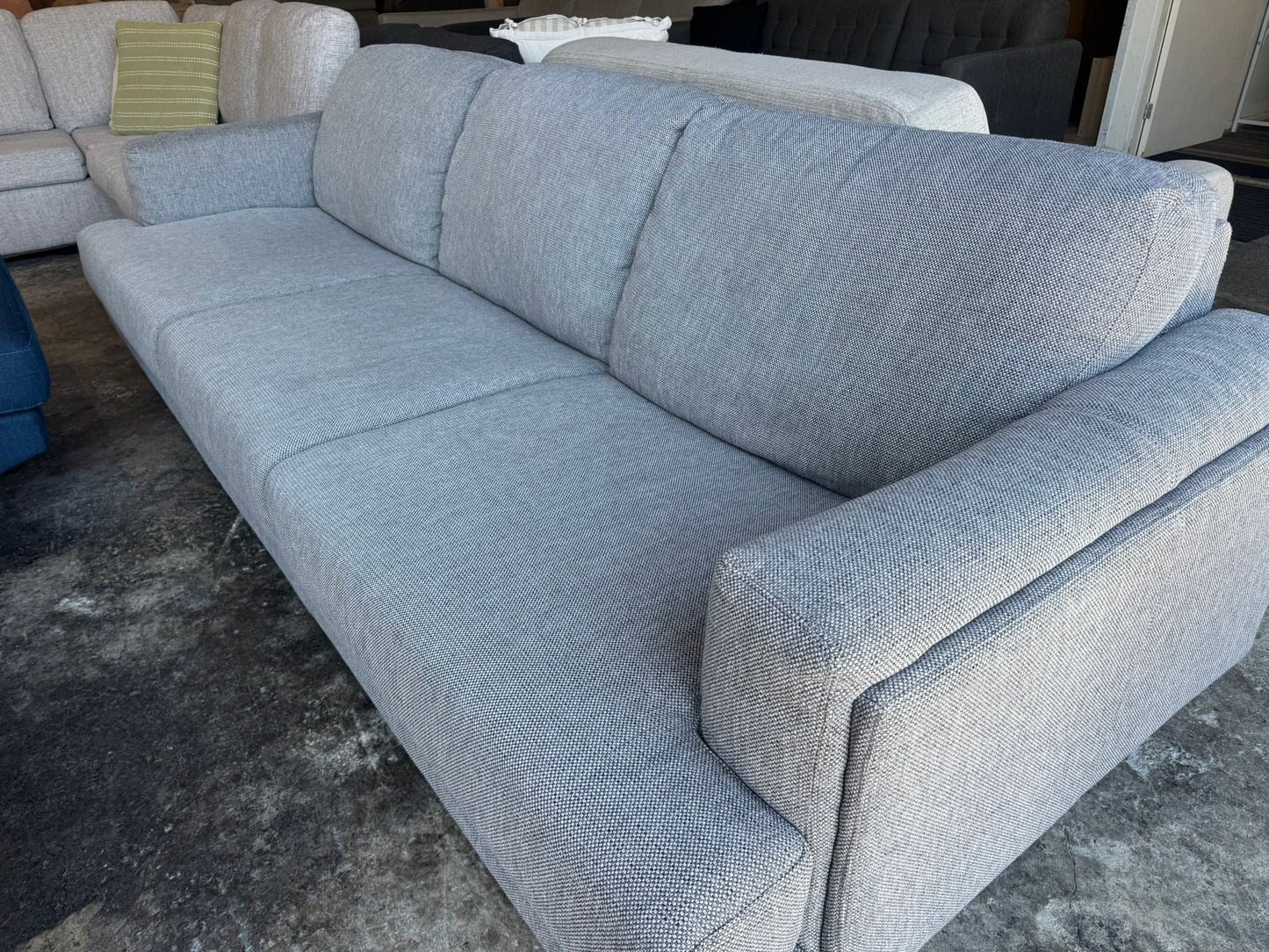 ⭐️Lounge Lovers 3 seater sofa | Pre-owned – Steam cleaned | SYDNEY WIDE DELIVERY