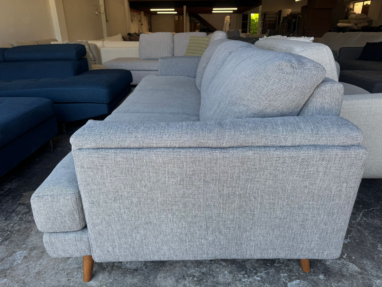 ⭐️Lounge Lovers 3 seater sofa | Pre-owned – Steam cleaned | SYDNEY WIDE DELIVERY