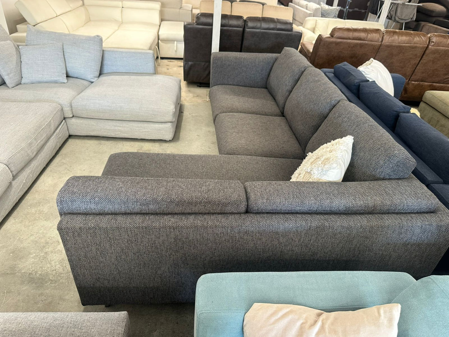 ⭐️ Charcoal grey L shape sofa | Pre-owned – Steam cleaned | SYDNEY WIDE DELIVERY
