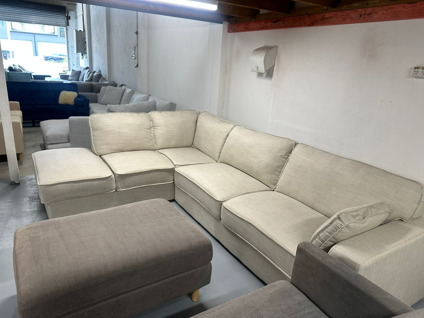 ⭐️ James Lane beige couch | Pre-owned – Steam cleaned | SYDNEY WIDE DELIVERY