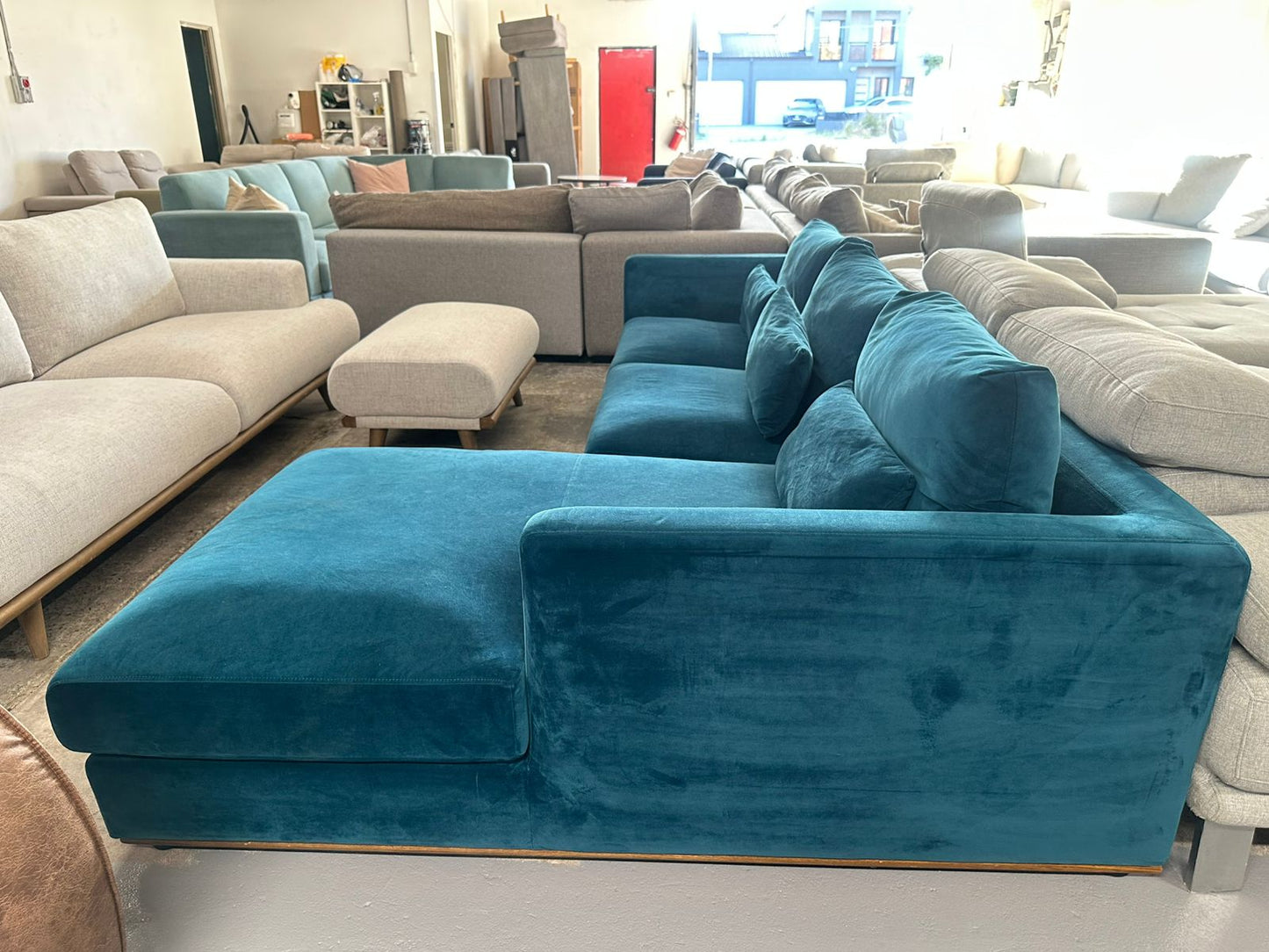 ⭐️ Castlary velvet L shape sofa  L-shape Sofa | Pre-owned – Steam cleaned | SYDNEY WIDE DELIVERY