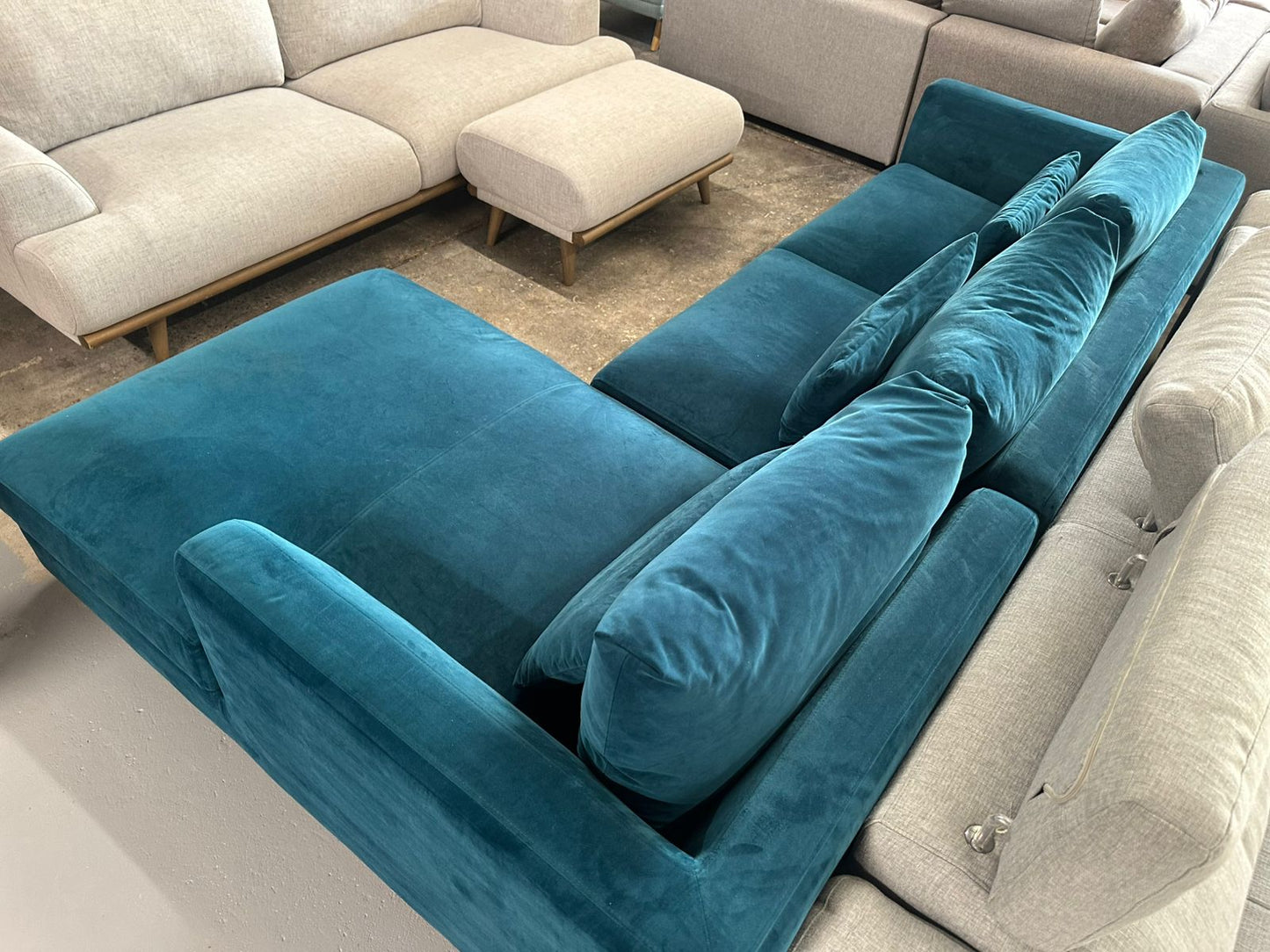 ⭐️ Castlary velvet L shape sofa  L-shape Sofa | Pre-owned – Steam cleaned | SYDNEY WIDE DELIVERY