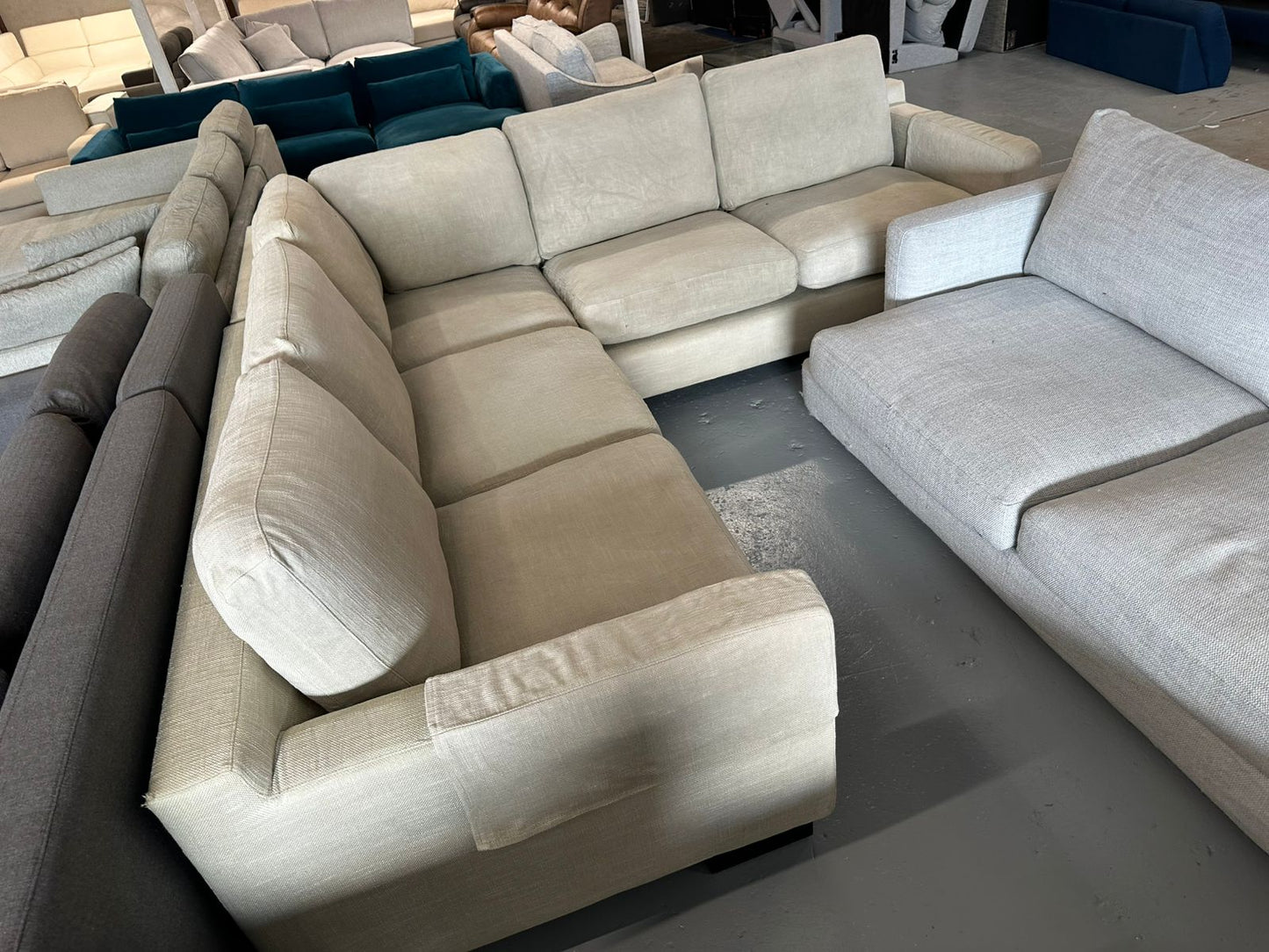 ⭐️Corner beige Sofa  | Pre-owned – Steam cleaned | SYDNEY WIDE DELIVERY