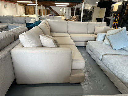 ⭐️Beige corner sofa | Pre-owned – Steam cleaned | SYDNEY WIDE DELIVERY