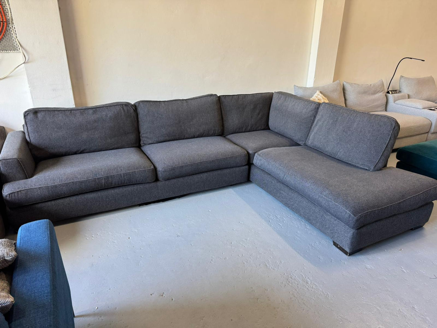 ⭐️ Charcoal L-shape Sofa | Pre-owned – Steam cleaned | SYDNEY WIDE DELIVERY