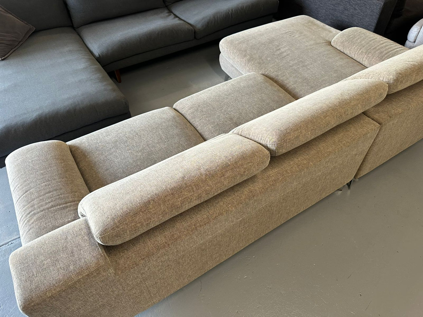 ⭐️Nick Scali Adjustable headrest sofa | Pre-owned – Steam cleaned | SYDNEY WIDE DELIVERY