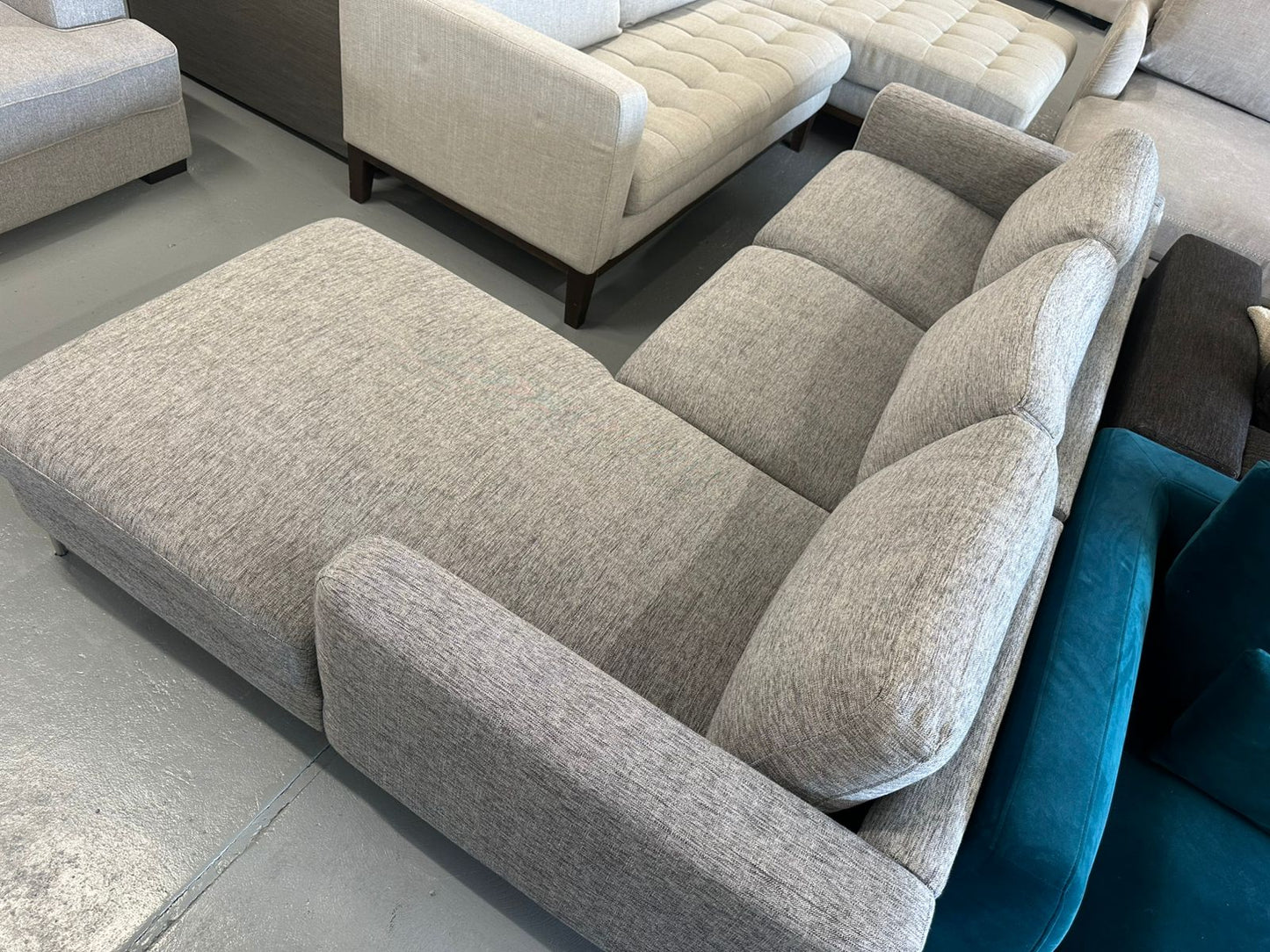 ⭐️ Grey L shape adjustable headrest sofa | Pre-owned – Steam cleaned | SYDNEY WIDE DELIVERY