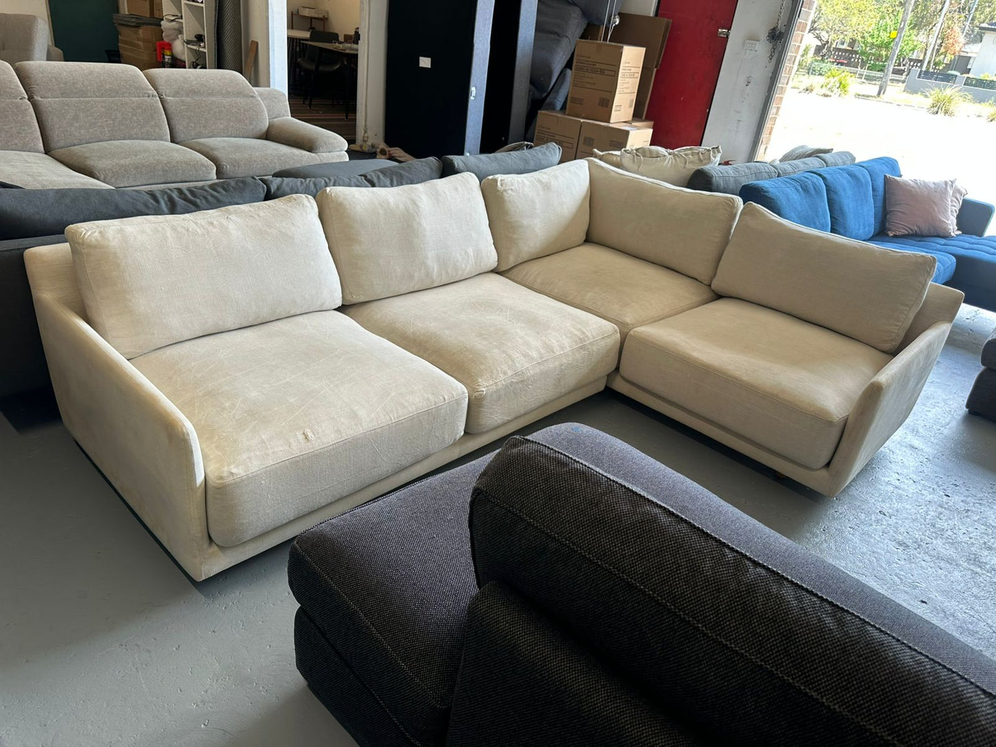 ⭐️ Beige corner sofa | Pre-owned – Steam cleaned | SYDNEY WIDE DELIVERY