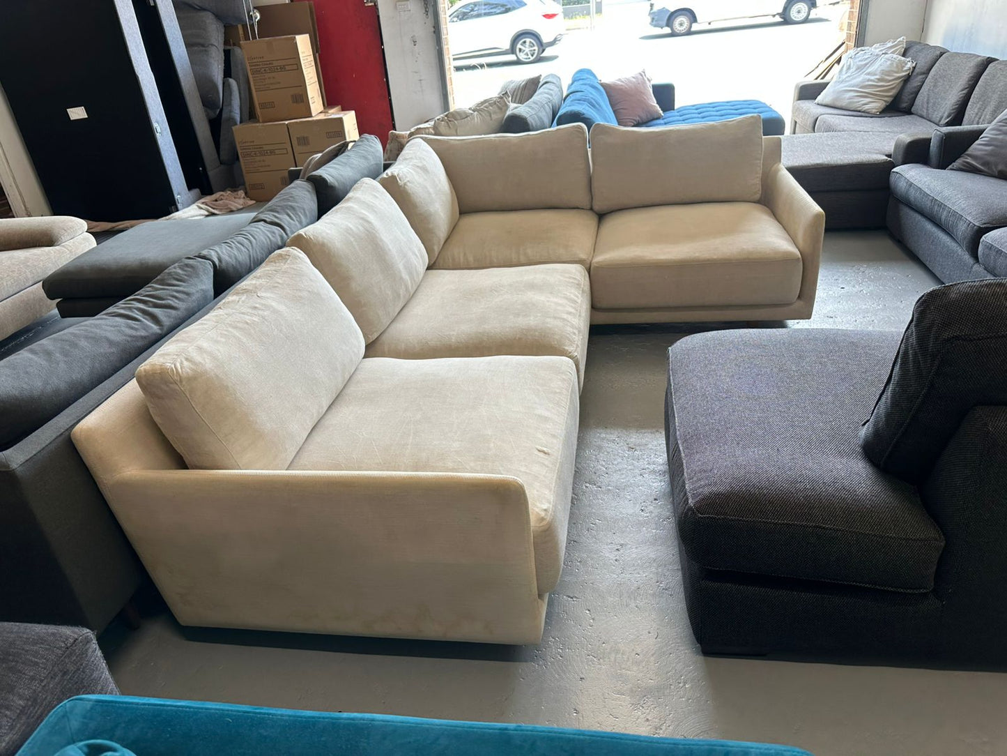 ⭐️ Beige corner sofa | Pre-owned – Steam cleaned | SYDNEY WIDE DELIVERY