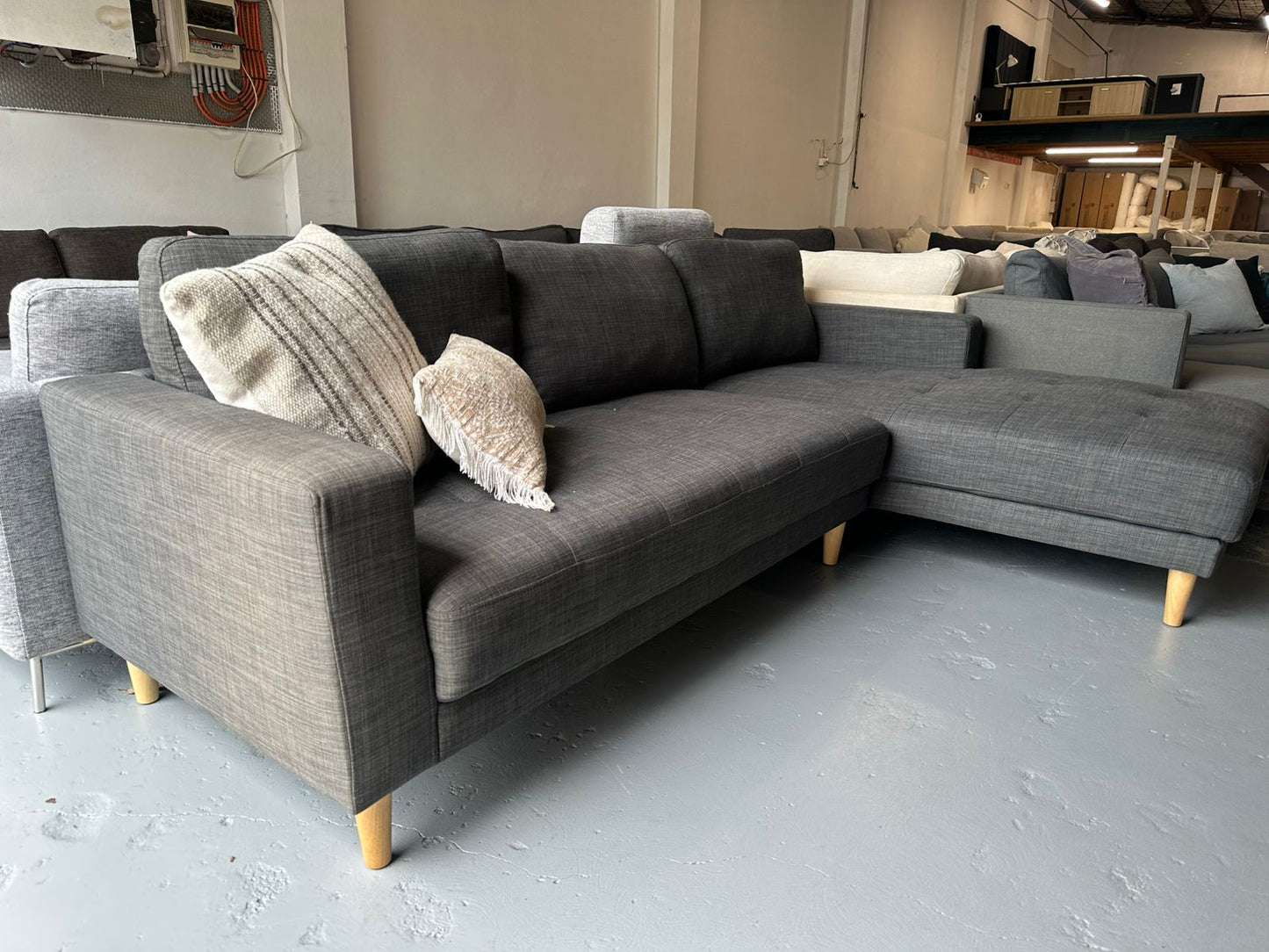 ⭐️ Charcoal L-shape Sofa | Pre-owned – Steam cleaned | SYDNEY WIDE DELIVERY