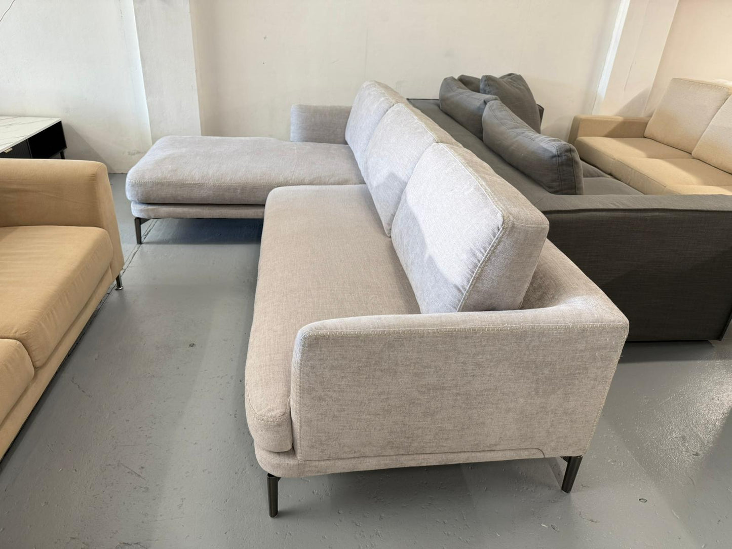 ⭐️ Beige L-shape Sofa | Pre-owned – Steam cleaned | SYDNEY WIDE DELIVERY