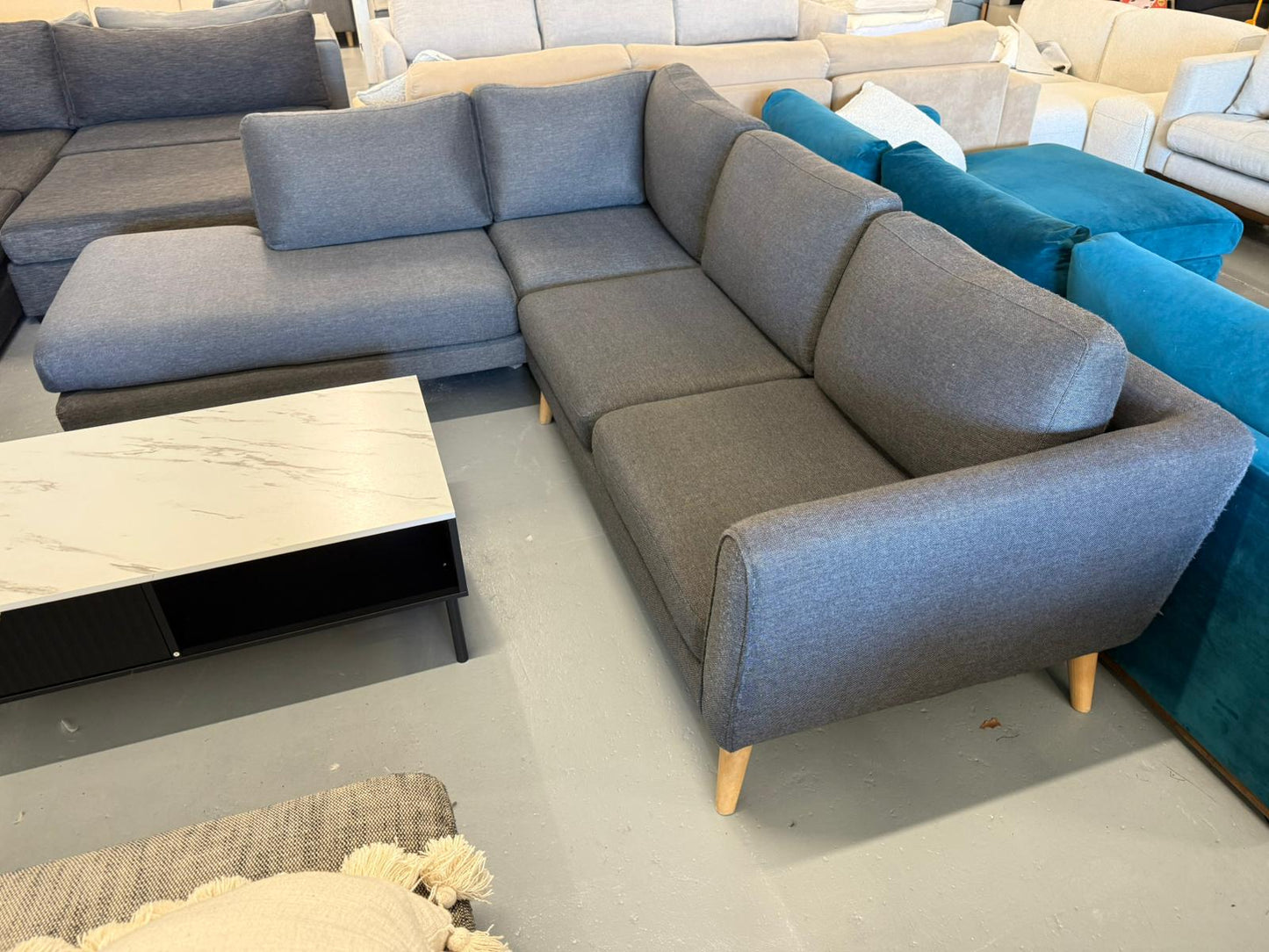 ⭐️ Lounge lovers corner Sofa | Pre-owned – Steam cleaned | SYDNEY WIDE DELIVERY