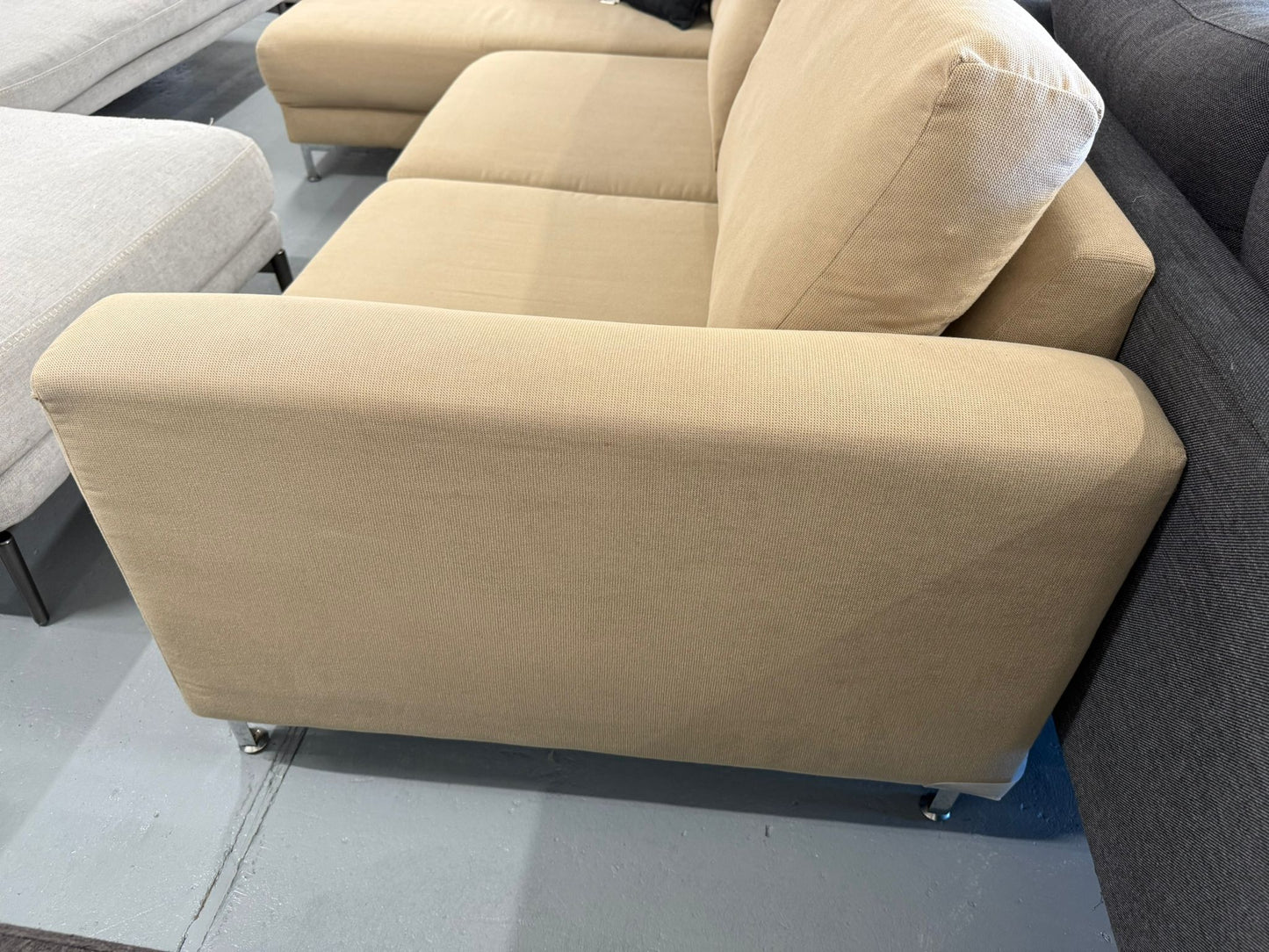 ⭐️ French beige L-shape Sofa | Pre-owned – Steam cleaned | SYDNEY WIDE DELIVERY