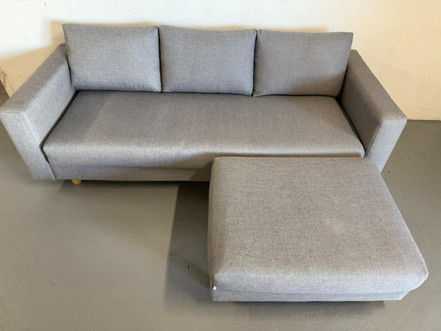 ⭐️ Koala 3 seater with ottoman | Pre-owned – Steam cleaned | SYDNEY WIDE DELIVERY