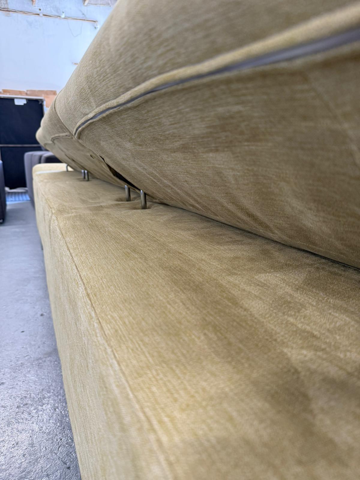 ⭐️Nick Scali Beige Adjustable-headrest Sofa | Pre-owned – Steam cleaned | SYDNEY WIDE DELIVERY