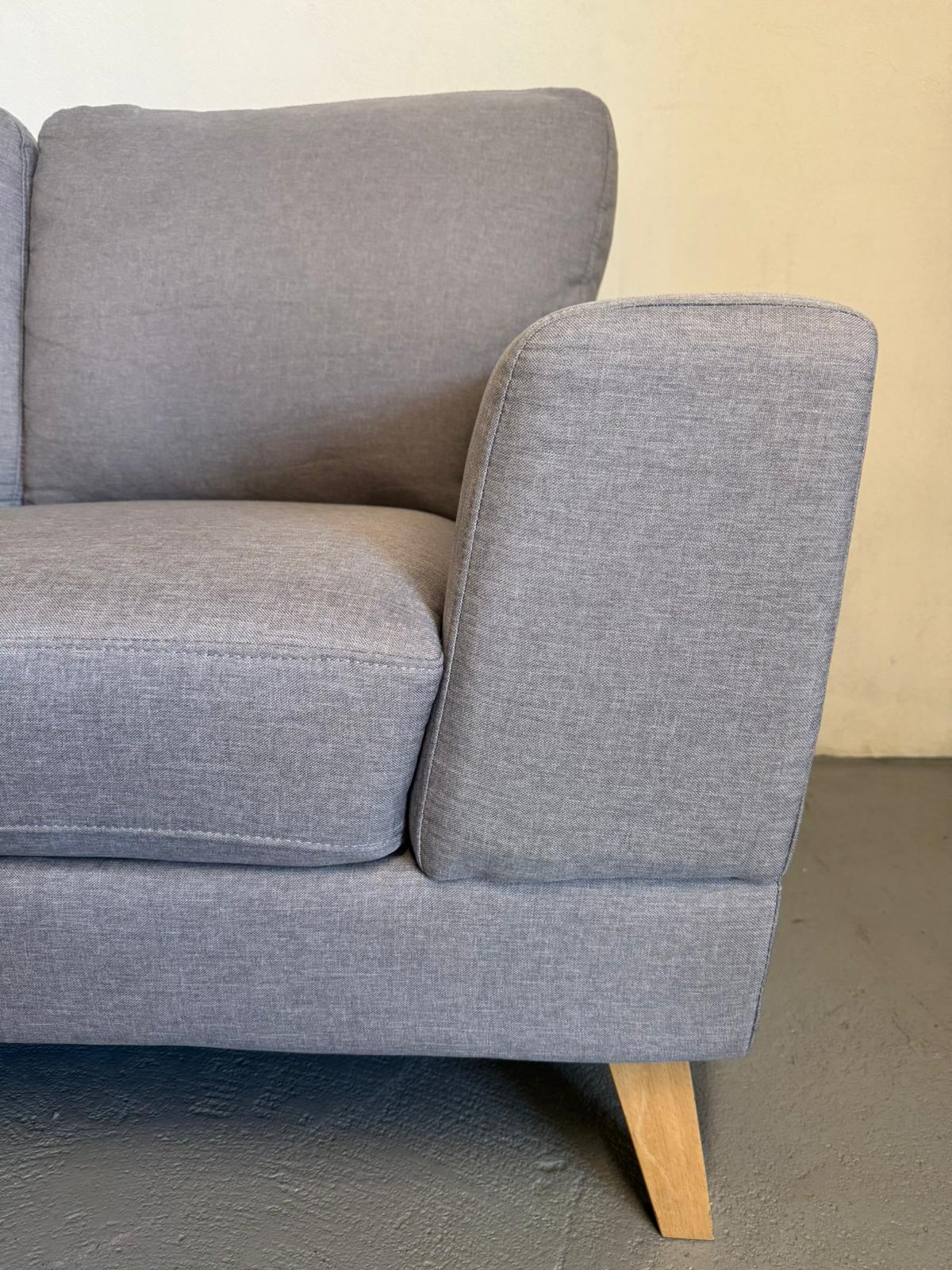 ⭐️2 seater Sofa | Pre-owned – Steam cleaned | SYDNEY WIDE DELIVERY