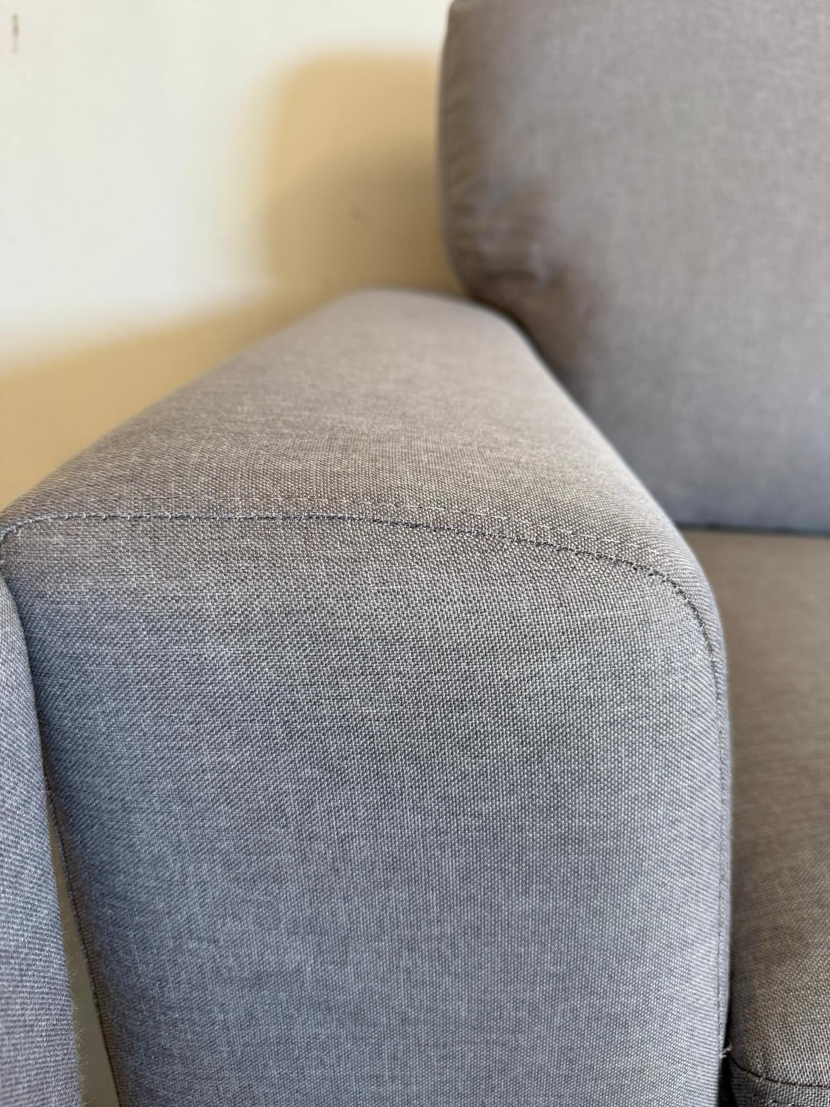 ⭐️2 seater Sofa | Pre-owned – Steam cleaned | SYDNEY WIDE DELIVERY
