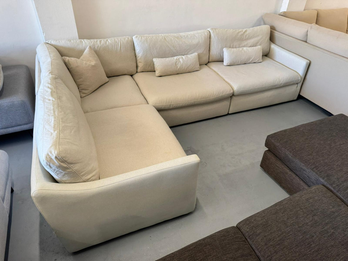 ⭐️ Nick Scali - Beige modular corner lounge | Pre-owned – Steam cleaned | SYDNEY WIDE DELIVERY
