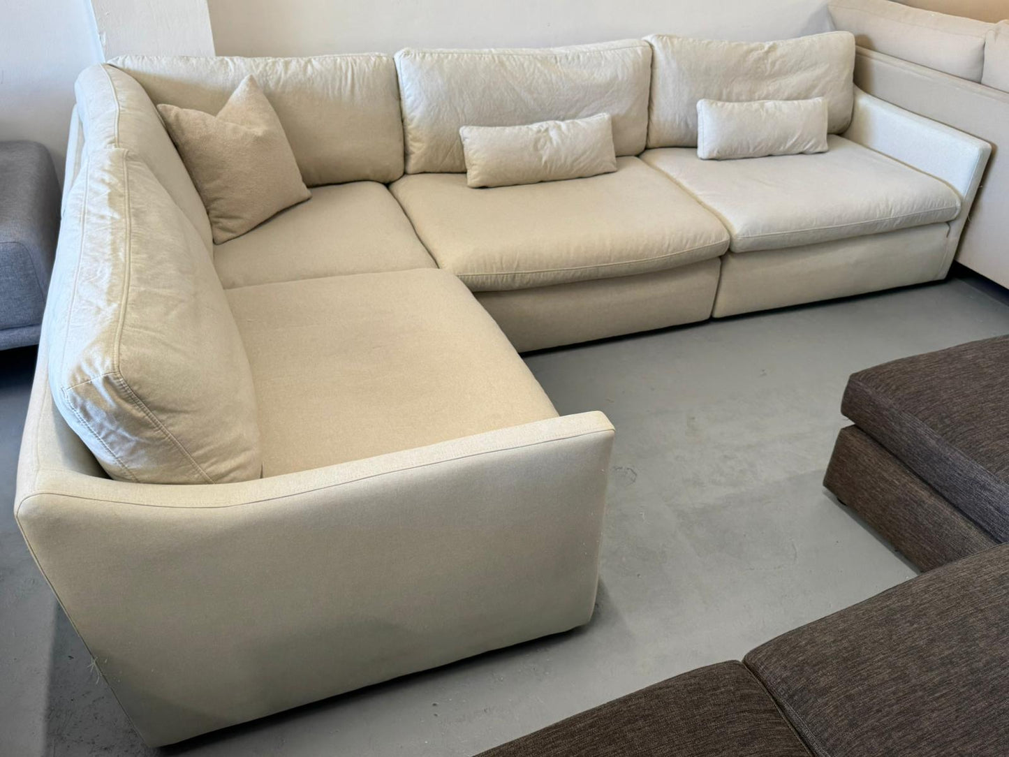 ⭐️ Nick Scali - Beige modular corner lounge | Pre-owned – Steam cleaned | SYDNEY WIDE DELIVERY