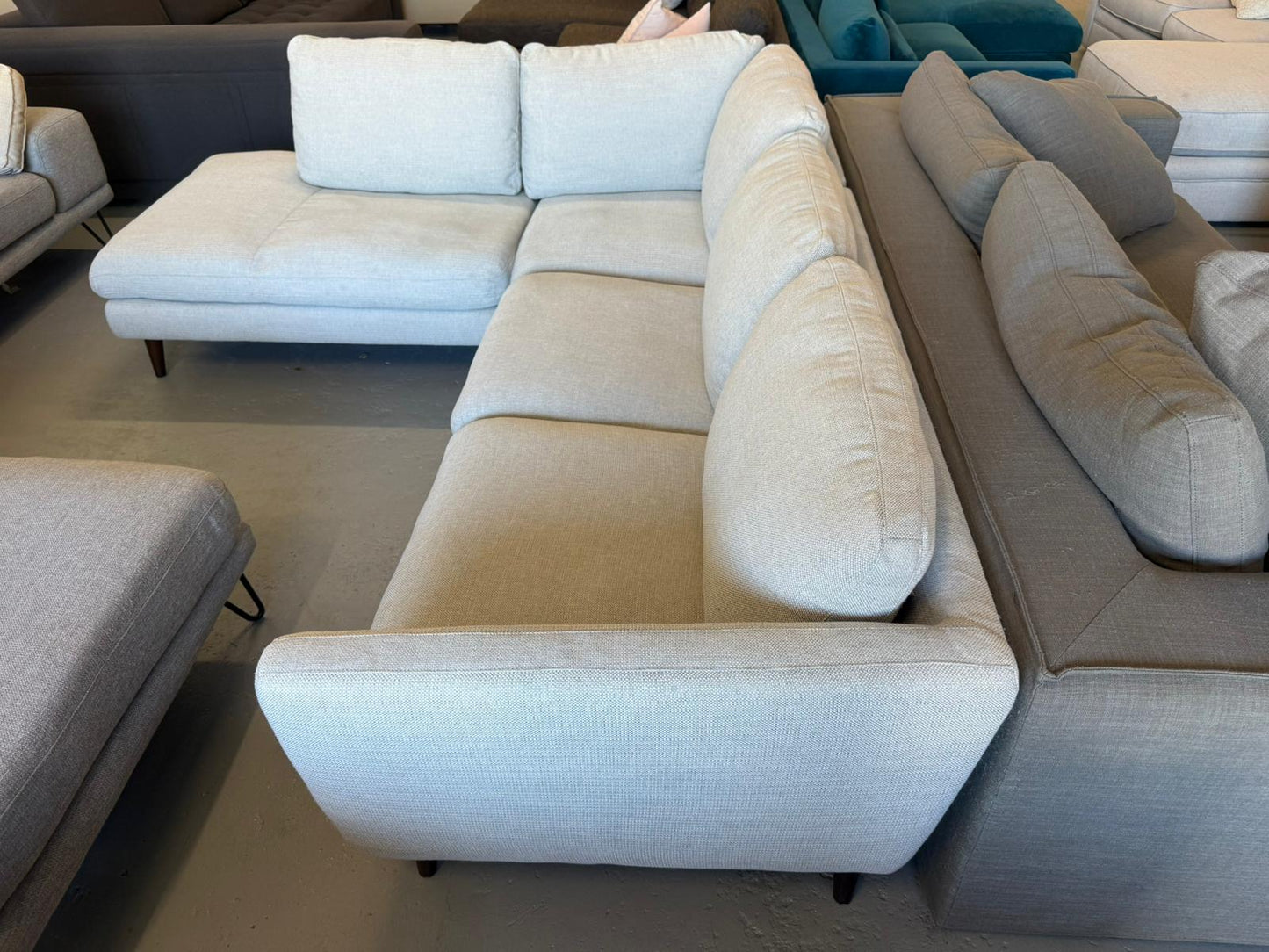 ⭐️Lounge Lovers L Shape Sofa | Pre-owned – Steam cleaned | SYDNEY WIDE DELIVERY