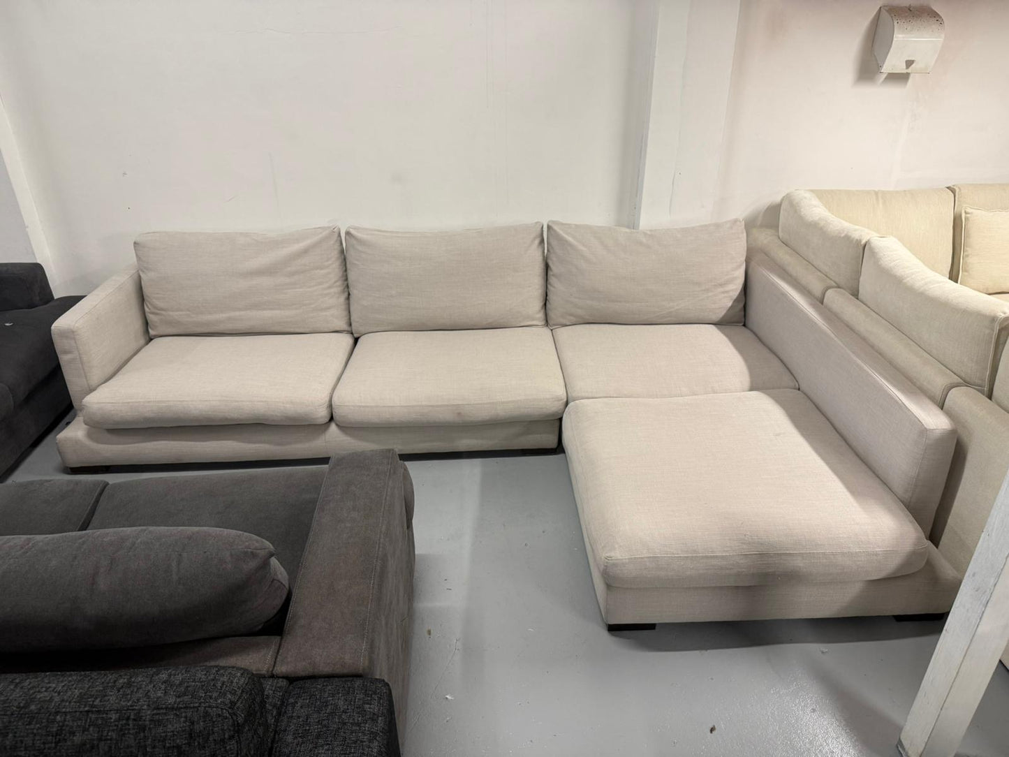 ⭐️ Freedom Long Island Sofa | Pre-owned – Steam cleaned | SYDNEY WIDE DELIVERY
