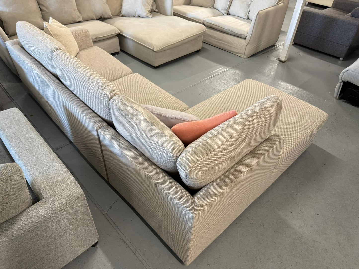 ⭐️ Plush Style Cream L-shape Sofa | Pre-owned – Steam cleaned | SYDNEY WIDE DELIVERY