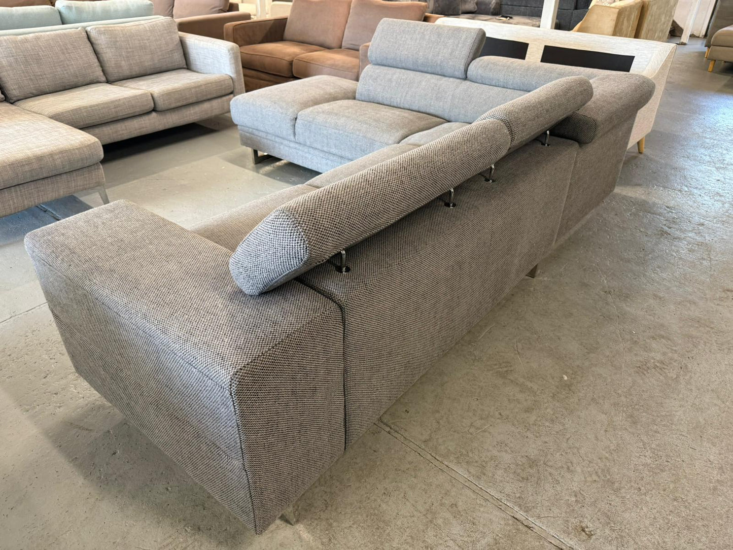 ⭐️ Nick Scali Adjustable headrest sofa | Pre-owned – Steam cleaned | SYDNEY WIDE DELIVERY