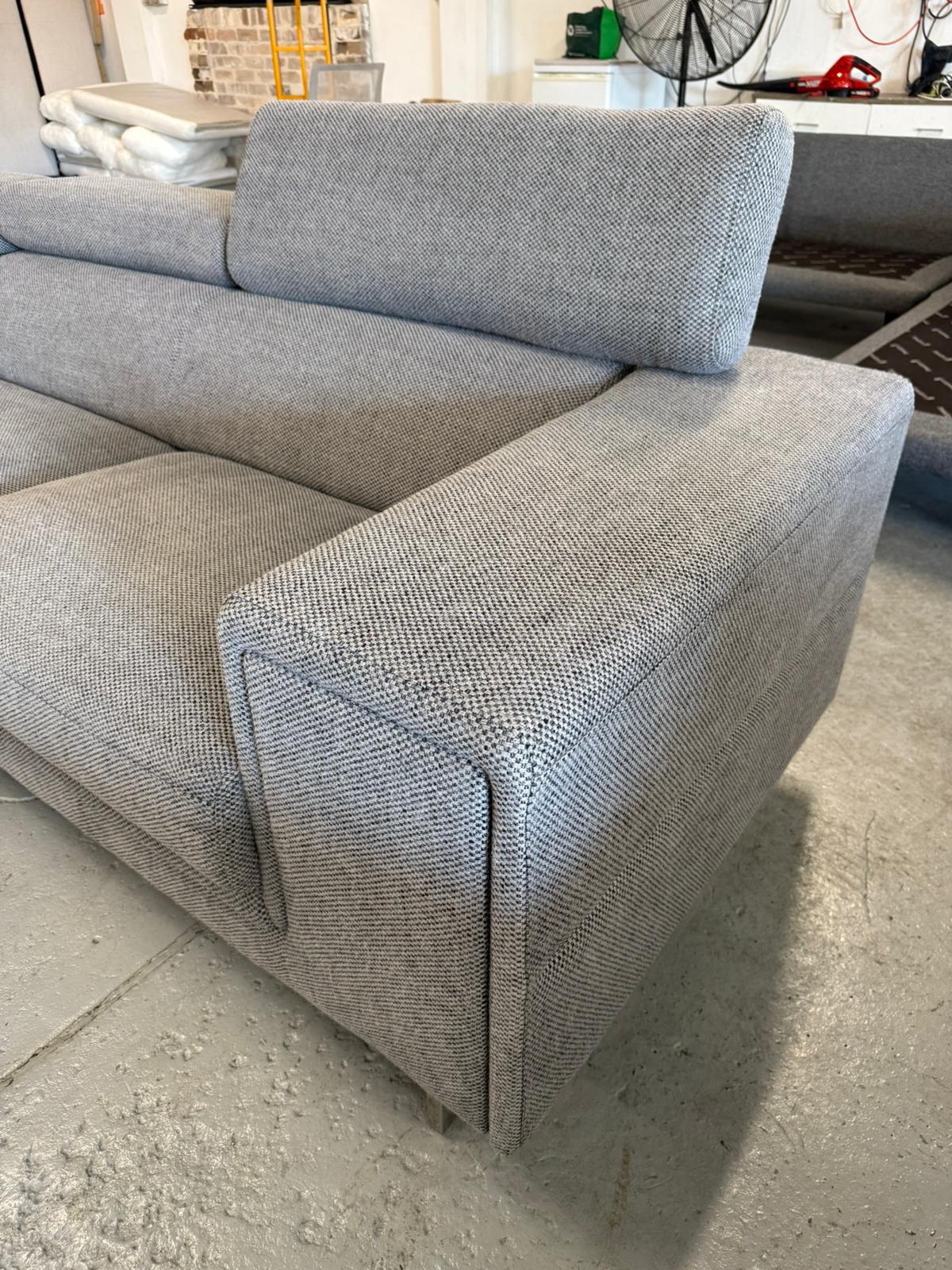 ⭐️ Nick Scali Adjustable headrest sofa | Pre-owned – Steam cleaned | SYDNEY WIDE DELIVERY