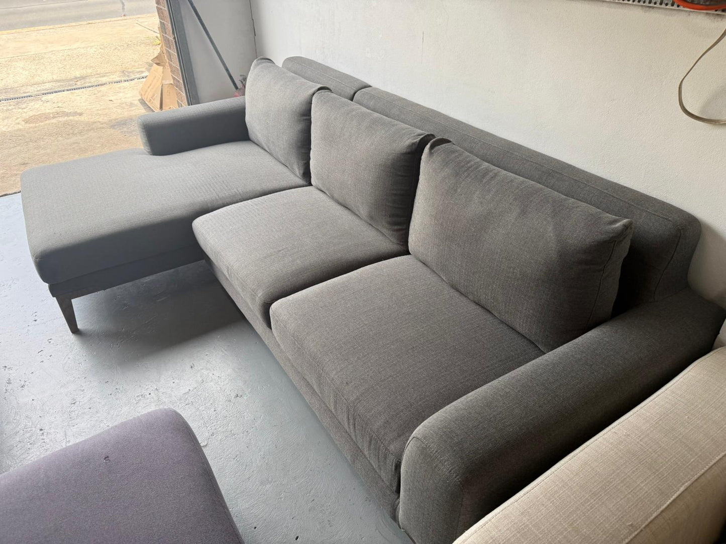 ⭐️ Nick Scali grey L-shape Sofa | Pre-owned – Steam cleaned | SYDNEY WIDE DELIVERY