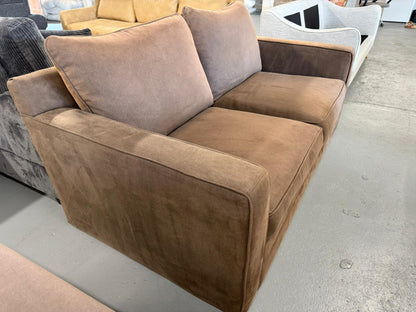 ⭐️ Freedom 2 seater  Sofa | Pre-owned – Steam cleaned | SYDNEY WIDE DELIVERY