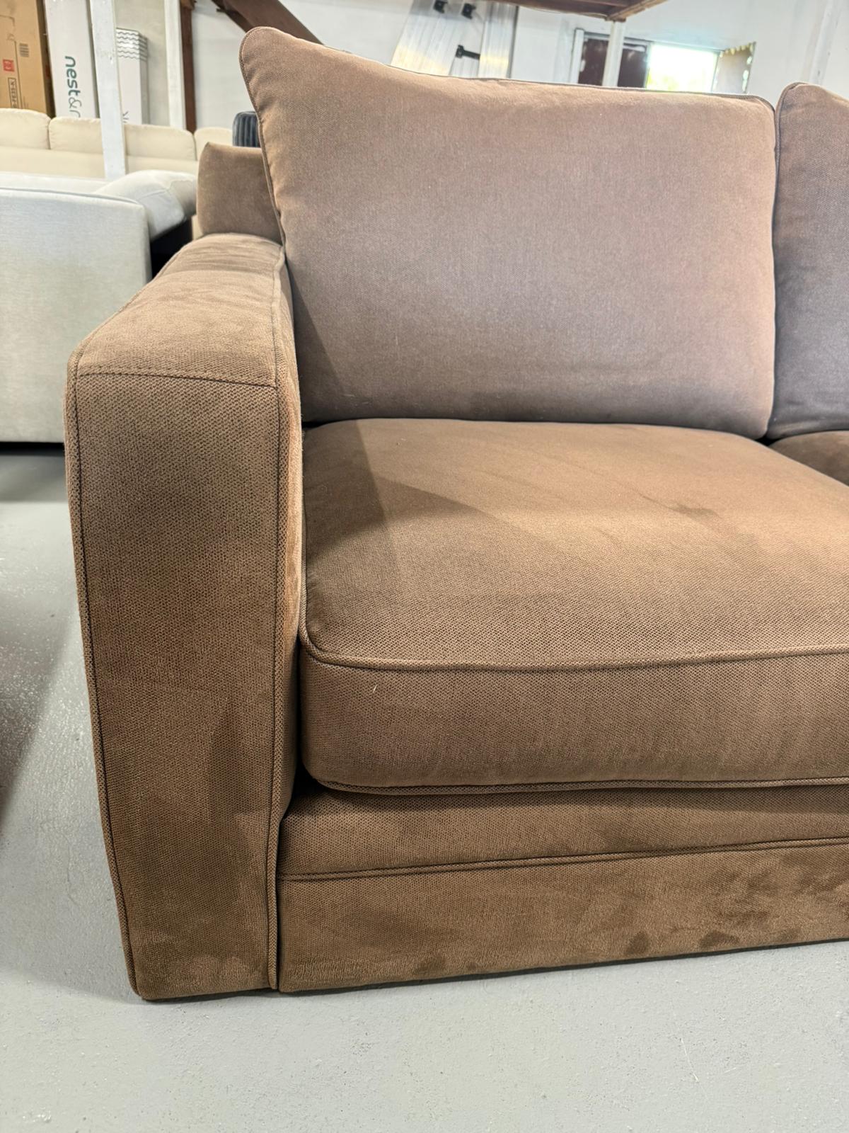 ⭐️ Freedom 2 seater  Sofa | Pre-owned – Steam cleaned | SYDNEY WIDE DELIVERY