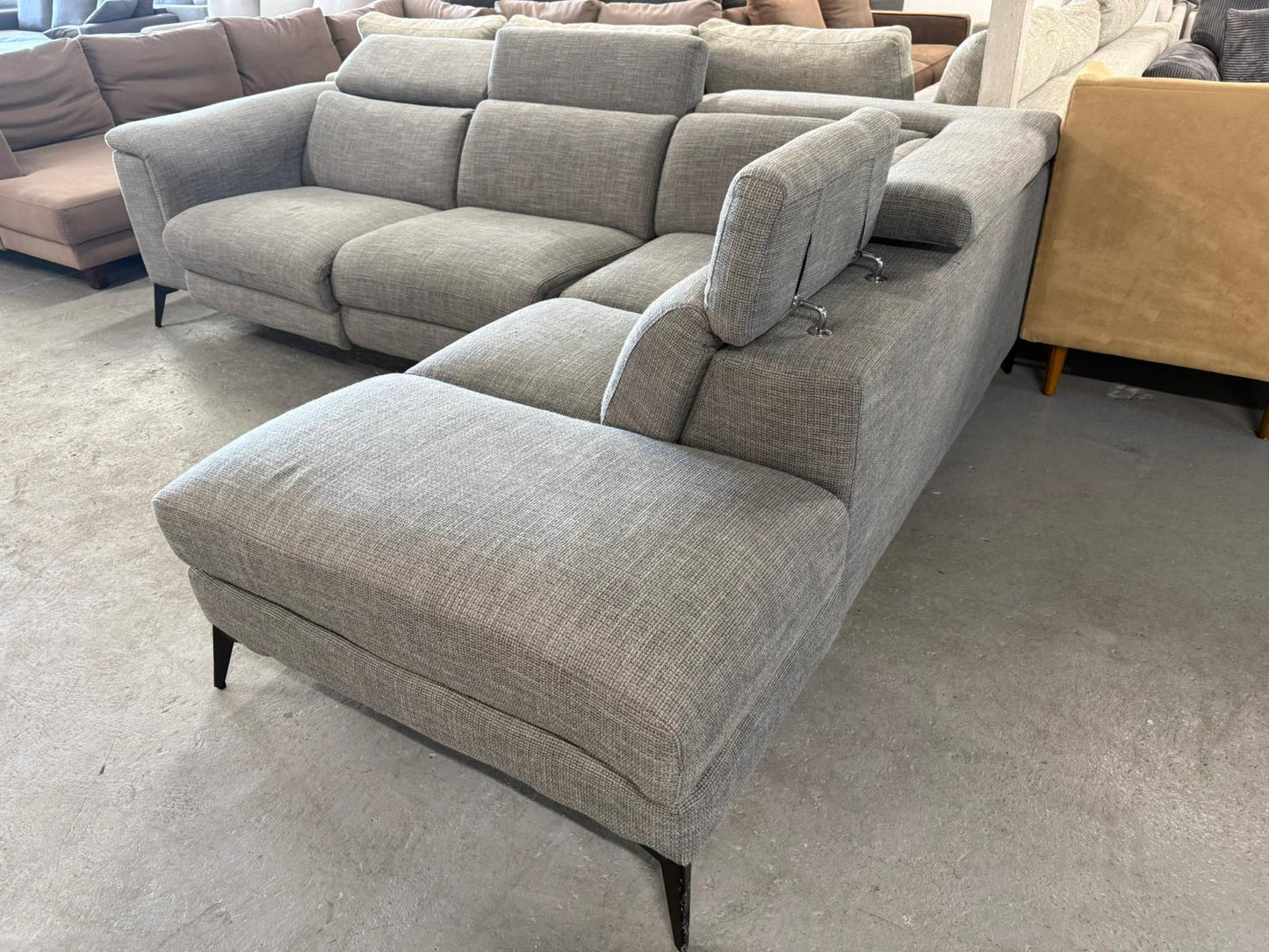 ⭐️Nick Scali adjustable headrest with recliner Sofa | Pre-owned – Steam cleaned | SYDNEY WIDE DELIVERY
