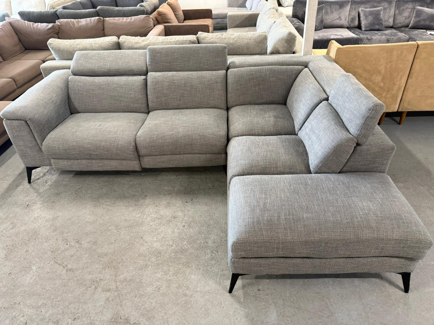 ⭐️Nick Scali adjustable headrest with recliner Sofa | Pre-owned – Steam cleaned | SYDNEY WIDE DELIVERY