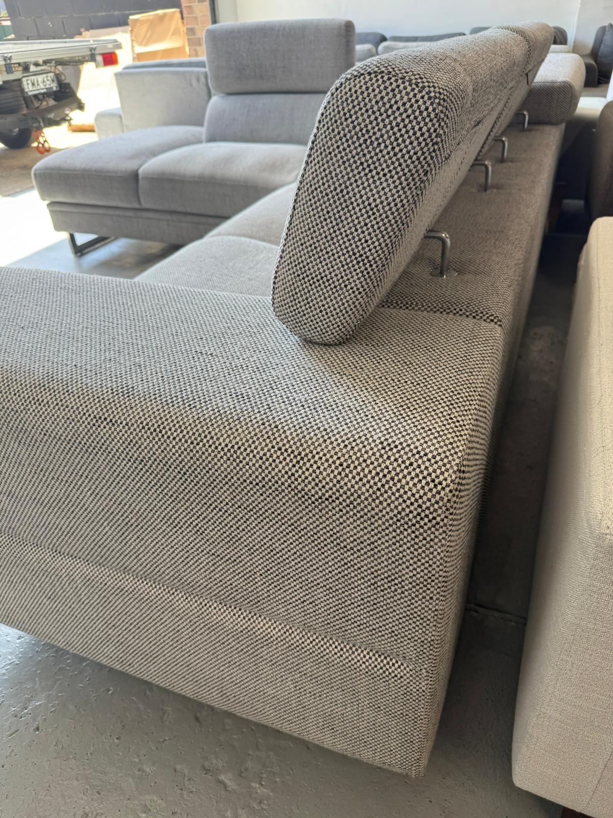 ⭐️ Nick Scali adjustable headrest sofa | Pre-owned – Steam cleaned | SYDNEY WIDE DELIVERY