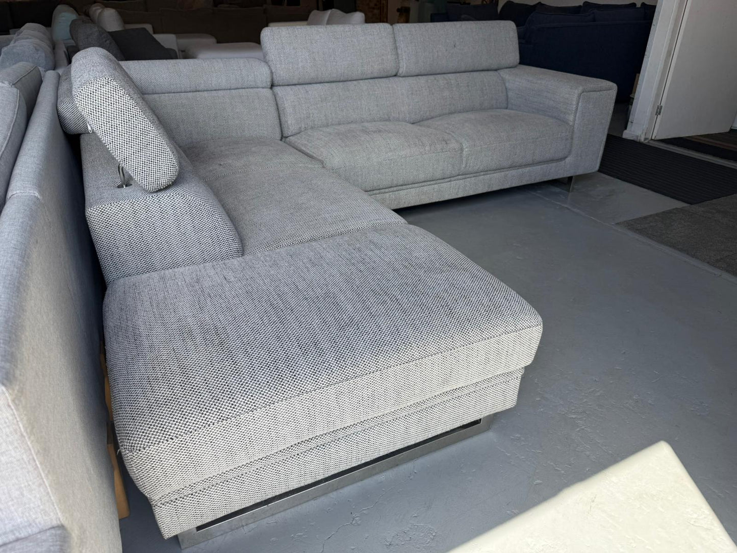 ⭐️ Nick Scali adjustable headrest sofa | Pre-owned – Steam cleaned | SYDNEY WIDE DELIVERY