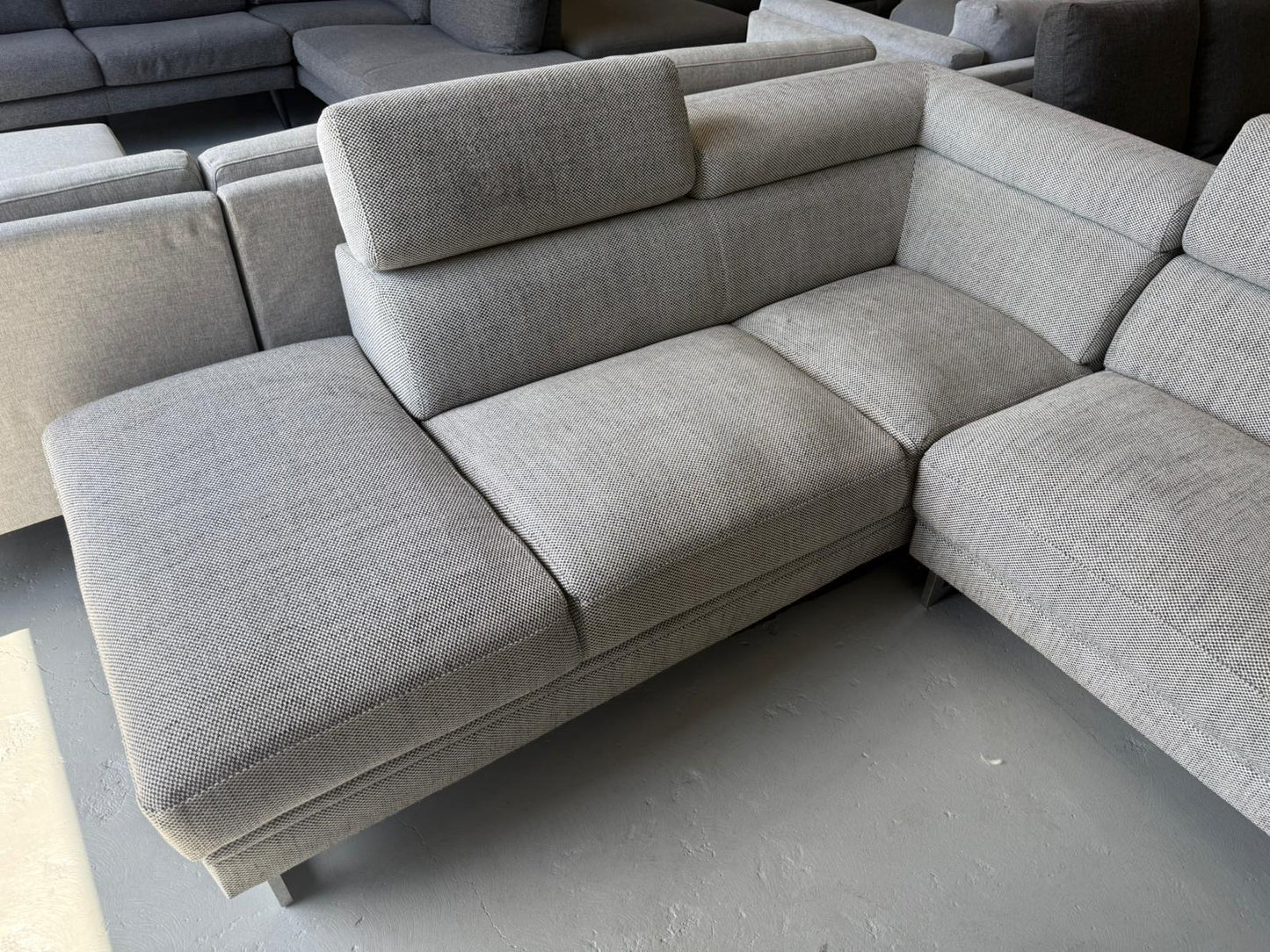 ⭐️ Nick Scali adjustable headrest sofa | Pre-owned – Steam cleaned | SYDNEY WIDE DELIVERY