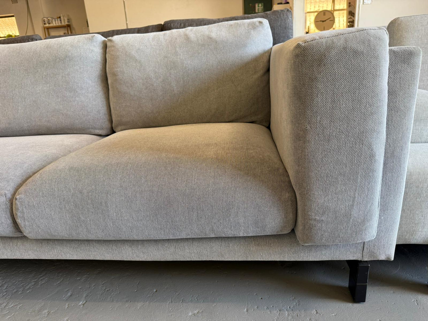 ⭐️ Beige L-shape Sofa | Pre-owned – Steam cleaned | SYDNEY WIDE DELIVERY