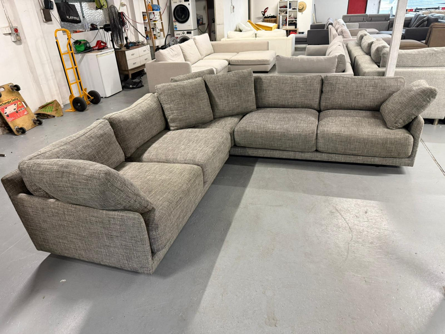 ⭐️ Designer choice corner sofa | Pre-owned – Steam cleaned | SYDNEY WIDE DELIVERY
