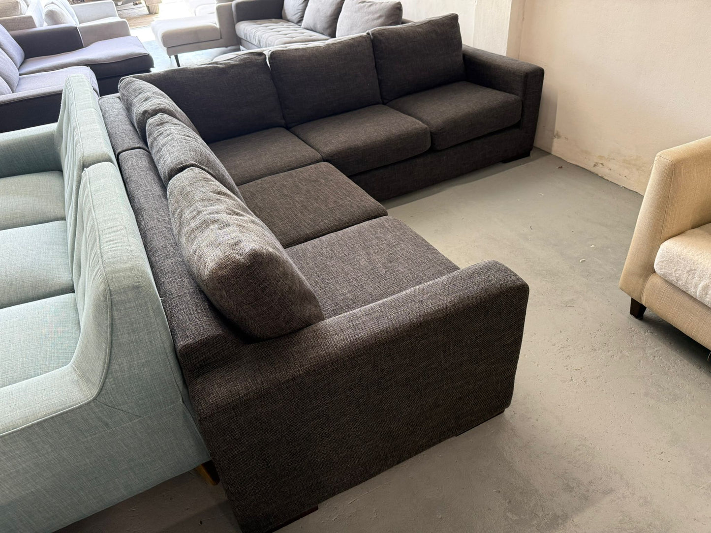 ⭐️ Freedom charcoal corner couch | Pre-owned – Steam cleaned | SYDNEY WIDE DELIVERY