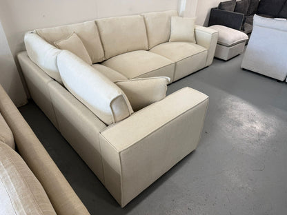 🌟 Nest Nook Beige Velora Couch – BRAND NEW 🌟