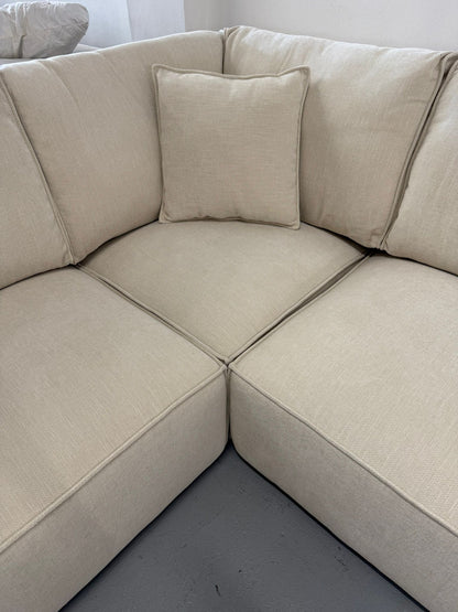 🌟 Nest Nook Beige Velora Couch – BRAND NEW 🌟