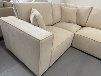 🌟 Nest Nook Beige Velora Couch – BRAND NEW 🌟