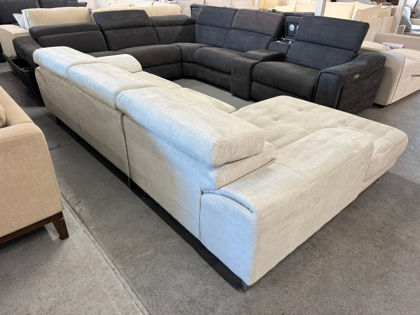 ⭐️Nick Scali L-shape sofa | Pre-owned – Steam cleaned | SYDNEY WIDE DELIVERY