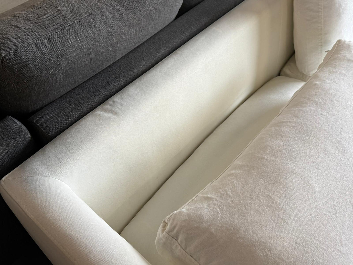 ⭐️Freedom white 3 seater + Ottoman  | Pre-owned – Steam cleaned | SYDNEY WIDE DELIVERY