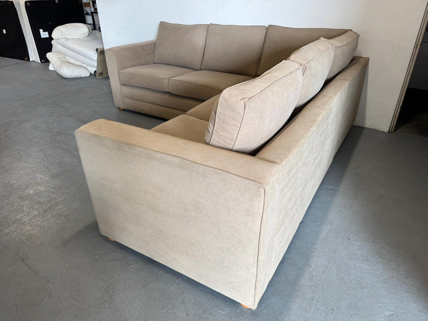 ⭐️ Australian made corner sofa  | Pre-owned – Steam cleaned | SYDNEY WIDE DELIVERY