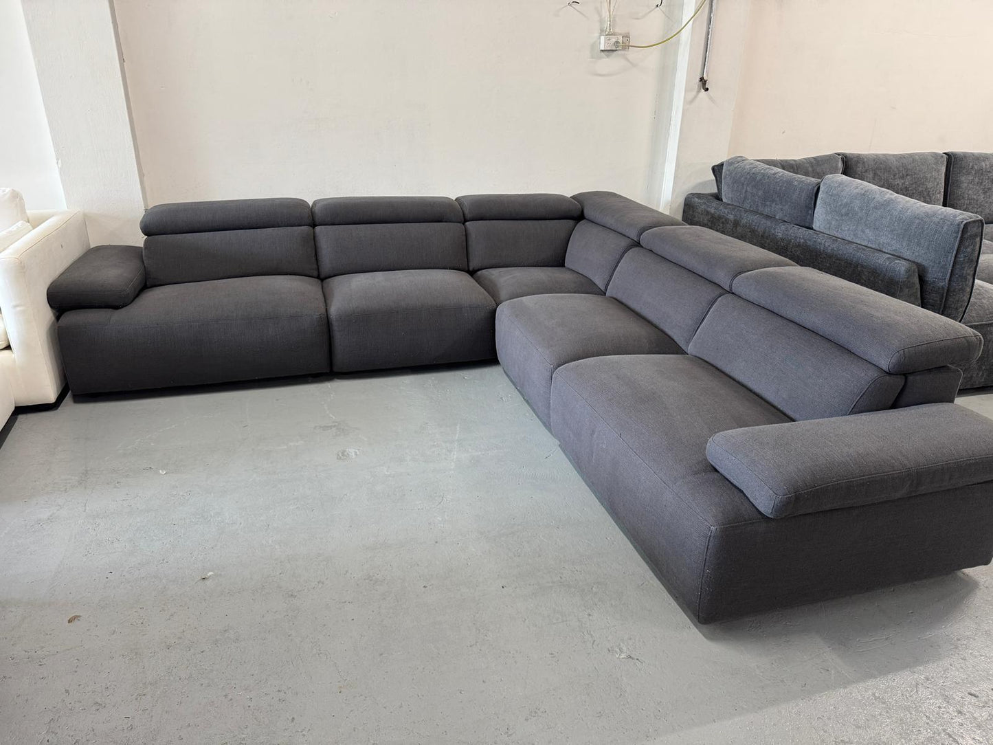 ⭐️ Nick Scali corner sofa  Sofa | Pre-owned – Steam cleaned | SYDNEY WIDE DELIVERY